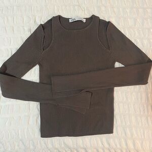 Zara Ribbed cut Sleeve Top in gray